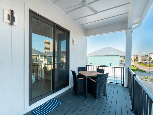 Modern Coastal Beach House - Perfect for Families & Groups